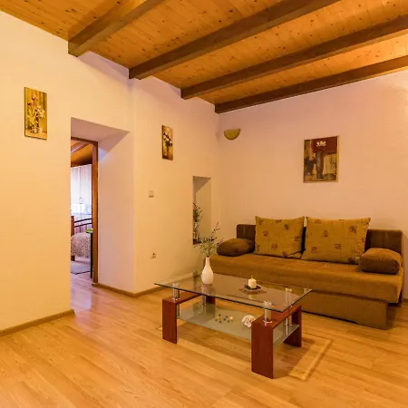 Holiday home Kate - Ipc153 By Interhome