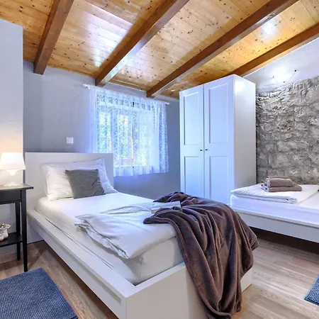 Dom wakacyjny Kate By Interhome Potpićan