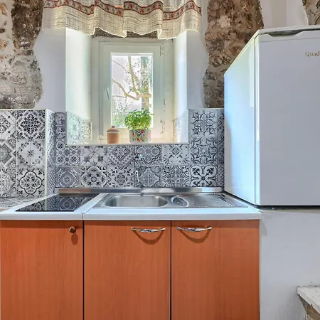 Dom wakacyjny Kate By Interhome Potpićan