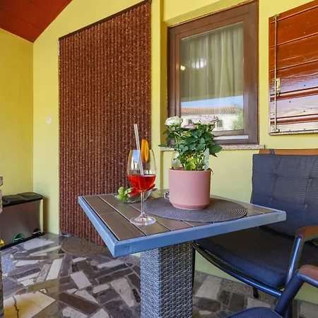 Dom wakacyjny Kate By Interhome Potpićan